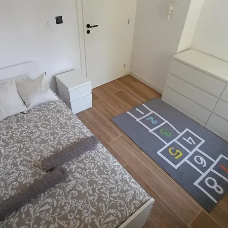 Omaro Apartment